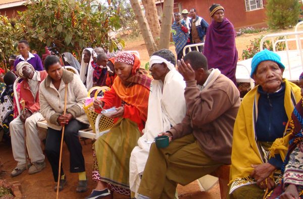 Cataract patients being visited by their relatives.